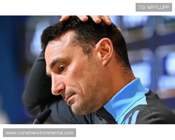 斯卡洛尼中场配置创新,助力阿根廷在国际赛场表现稳健分析 斯卡洛尼中场配置创新,助力阿根廷在国际赛场表现稳健分析