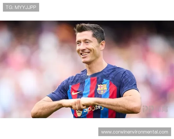 莱万多夫斯基国家队首秀表现稳健，开启国际赛事征程