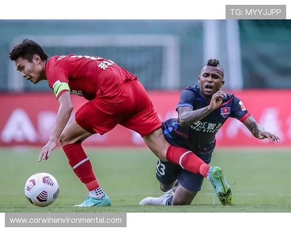 内维斯在英超强强对话中的中场战术价值解析