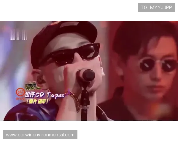 刘洋穿着嘻哈刷街头，跟比赛场上简直两个人！